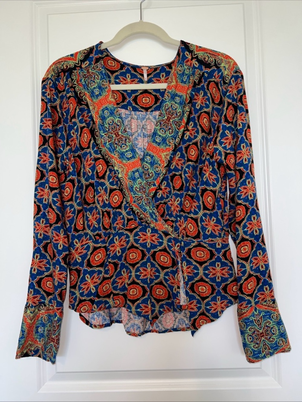 Free People “Falling for You”Boho Floral Wrap Blouse - Navy & Red M GREAT